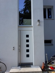EFH Weinbergstr. in Kreuzlingen
Kombination INTERNORM Türe mit Holzfenster